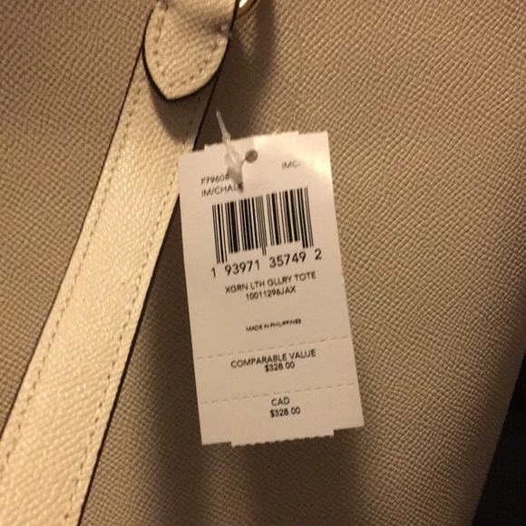 Meet your Posher, Robyn - Picture 3 of 4